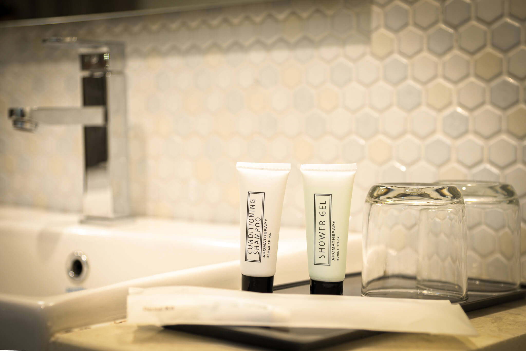Bathroom | Avenue J Hotels